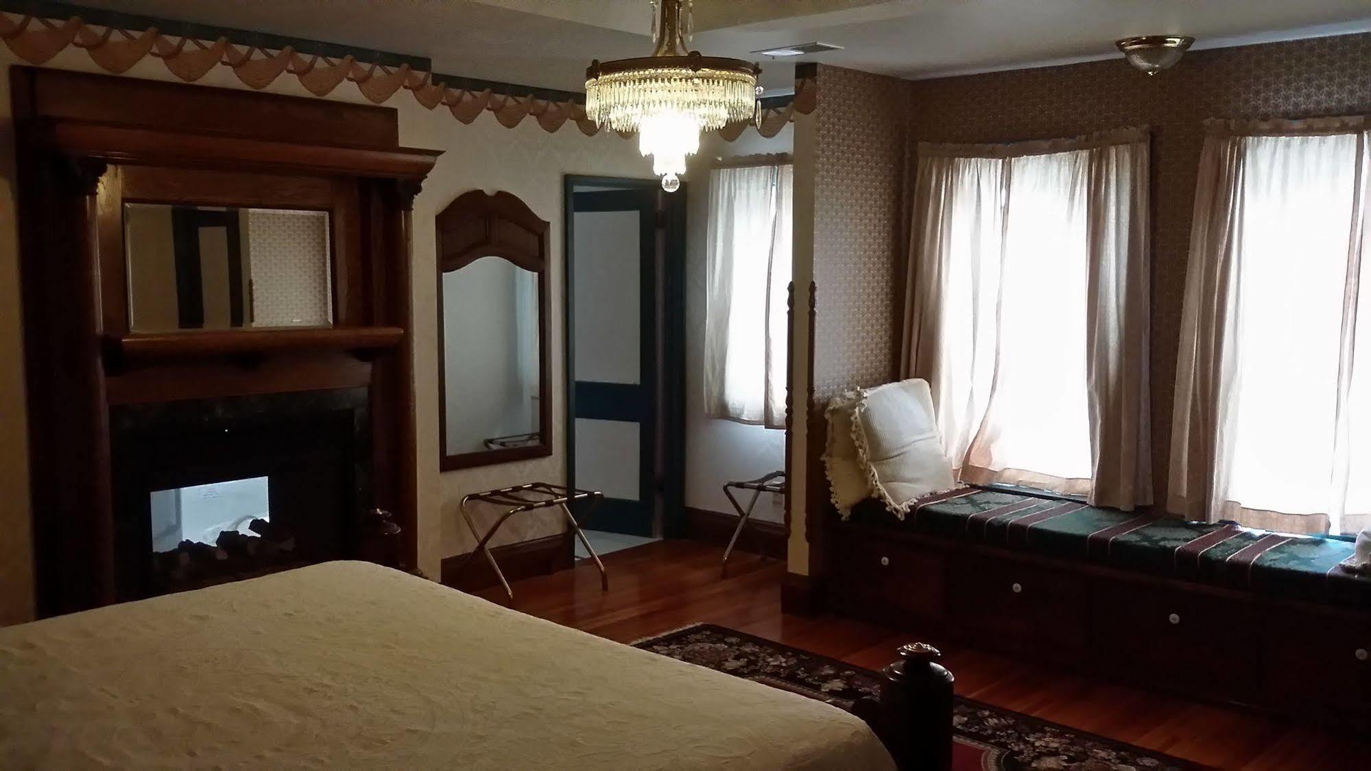 Chestnut Charm Bed & Breakfast Atlantic ภายนอก รูปภาพ