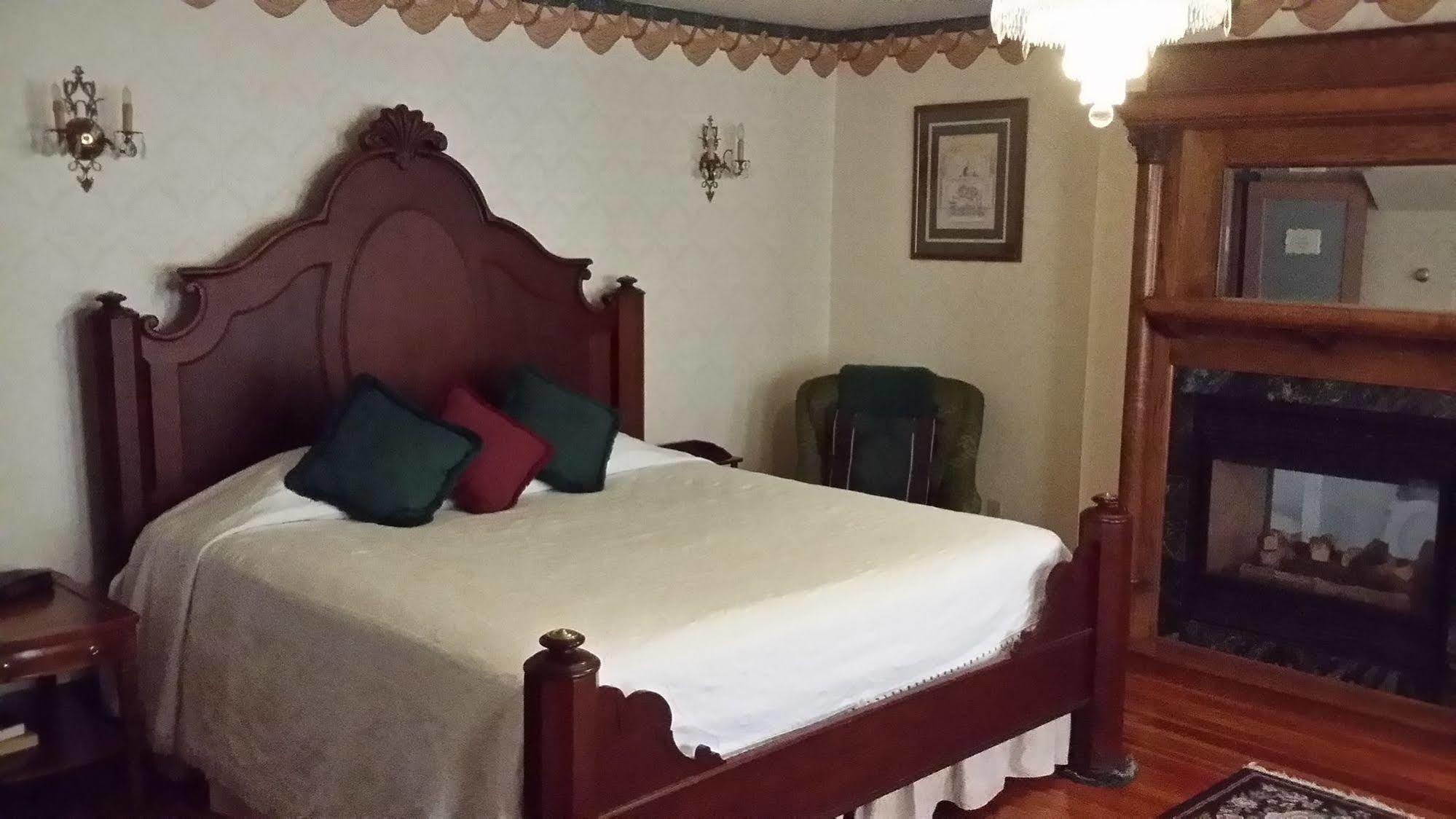 Chestnut Charm Bed & Breakfast Atlantic ภายนอก รูปภาพ